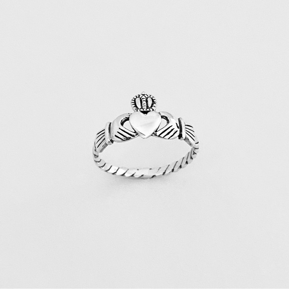 Sterling Silver Irish Claddagh Ring with Rope Band, Friendship Love Heart Rings - Picture 1 of 13